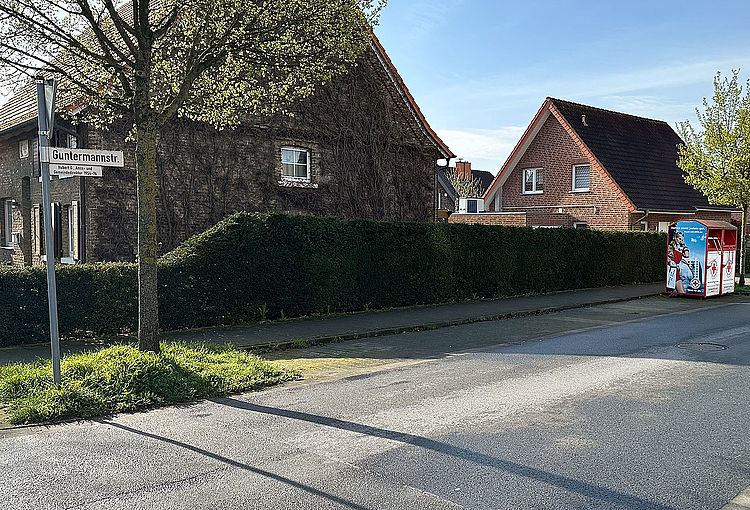 Kleidercontainer in der Guntermannstraße
